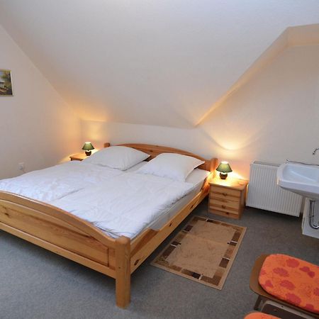 Nice Holiday Home Near Ski Area メーデバッハ エクステリア 写真