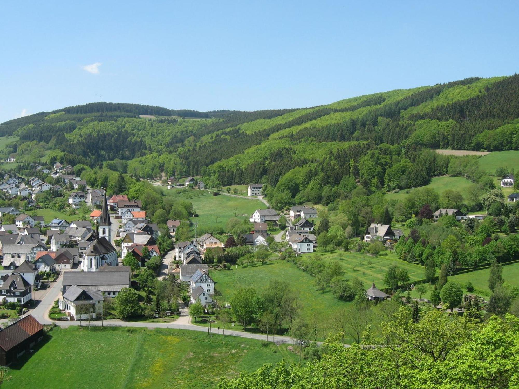 Nice Holiday Home Near Ski Area メーデバッハ エクステリア 写真